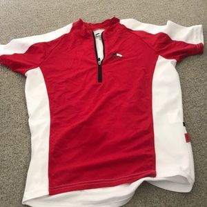 Skin fit running shirt / pockets on back